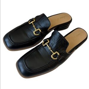 Saint Grace Black Leather Mules with Gold Accents run small more for 8’5